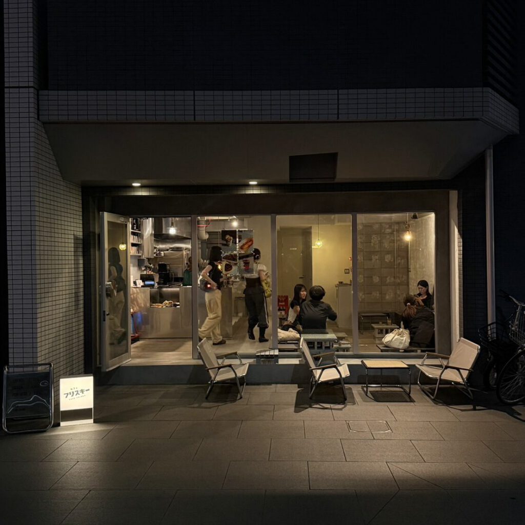 カフェフリスキー外観画像